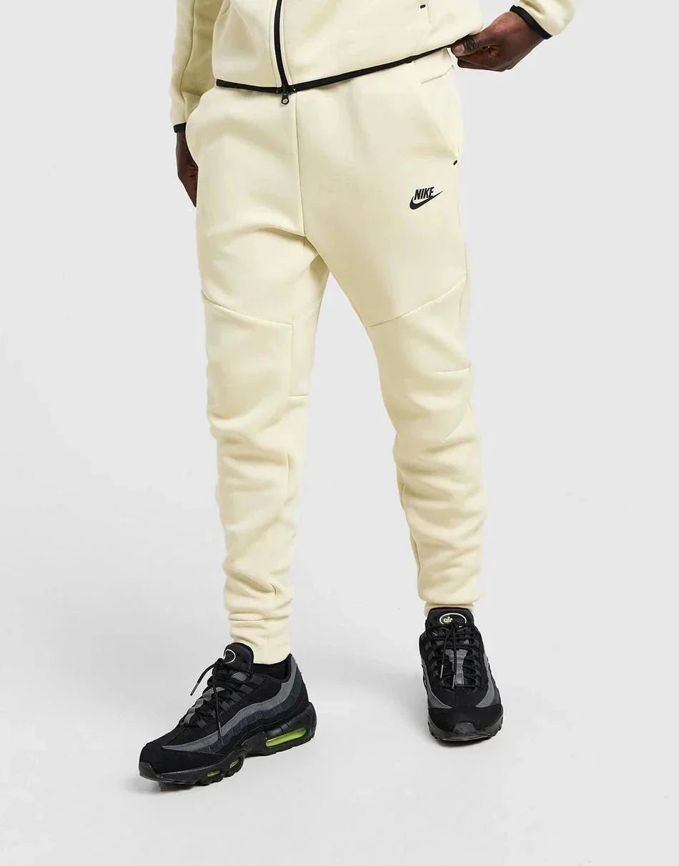Nike Tech Fleece Joggers - kleostreetwear